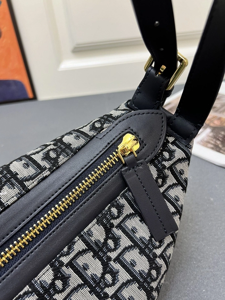 Cozy Dxxr Top Handle Bags 61479