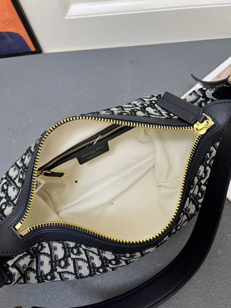 Cozy Dxxr Top Handle Bags 61479