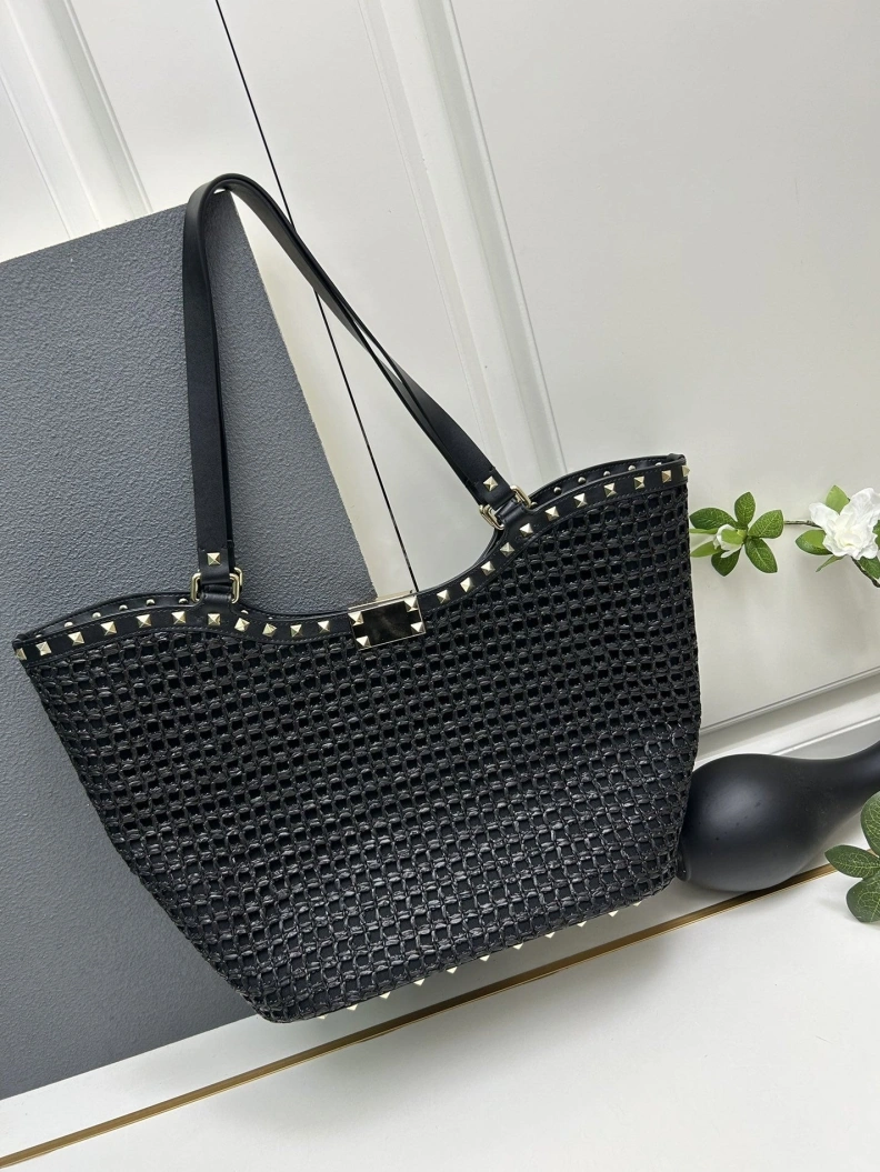 Resilient Vxlxntino Shopping Bags 76712