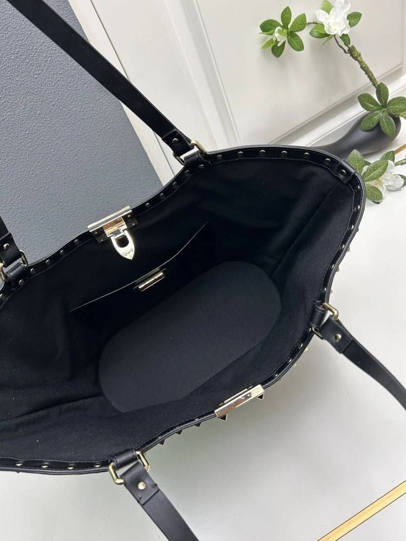 Resilient Vxlxntino Shopping Bags 76712