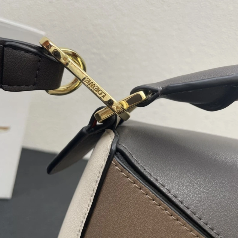 Bold Lxxwe Handle Bags 77723
