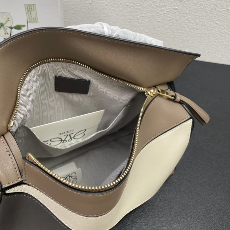 Bold Lxxwe Handle Bags 77723