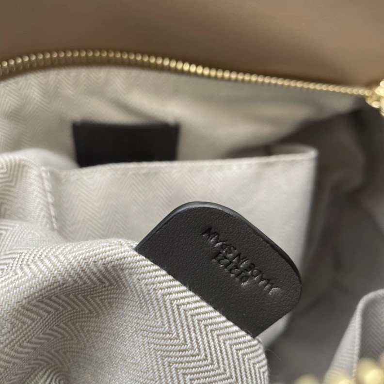 Bold Lxxwe Handle Bags 77723
