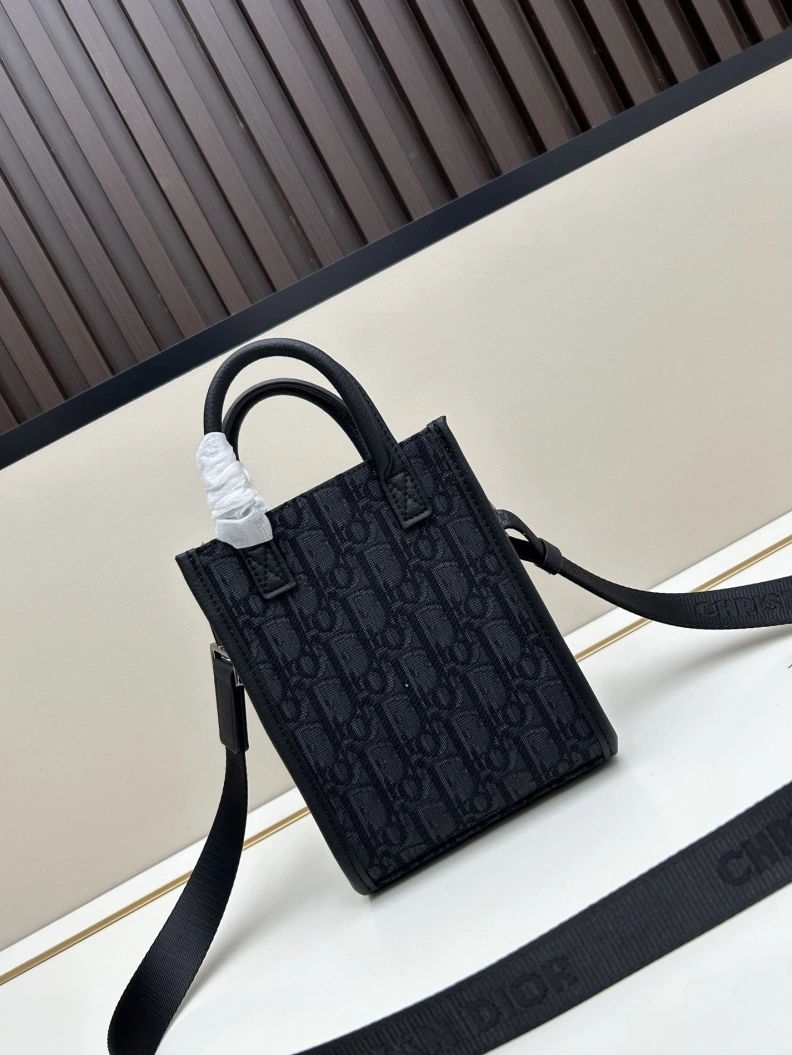 Trendsetting Dxxr Top Handle Bags 61483