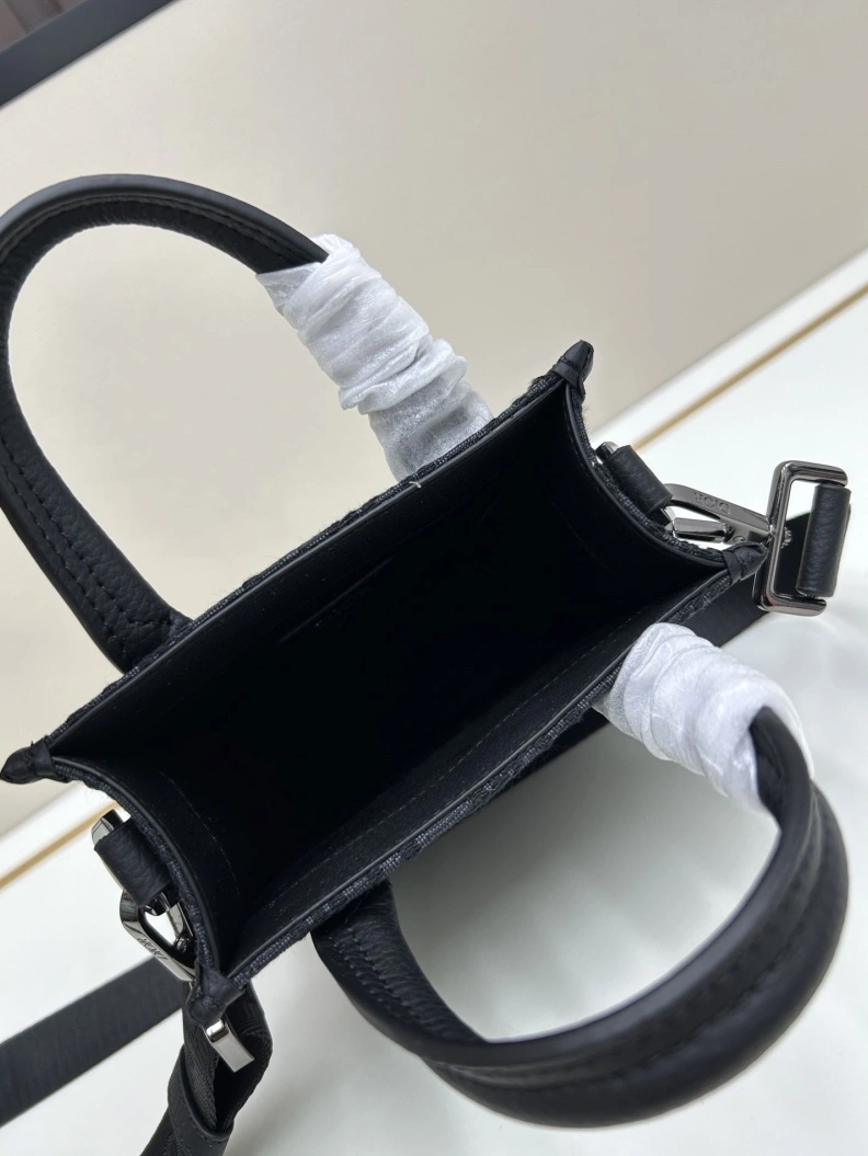 Trendsetting Dxxr Top Handle Bags 61483