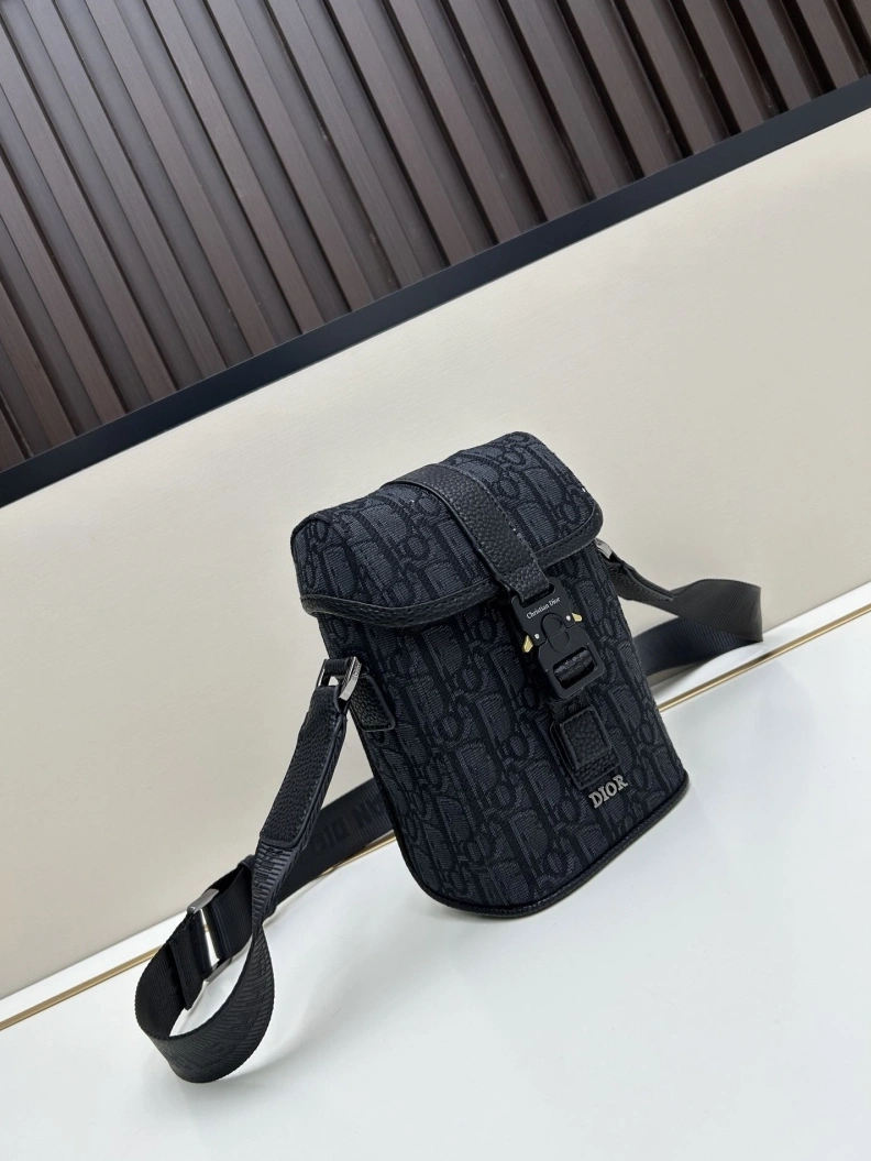 Vibrant Dxxr Satchel bags 61654
