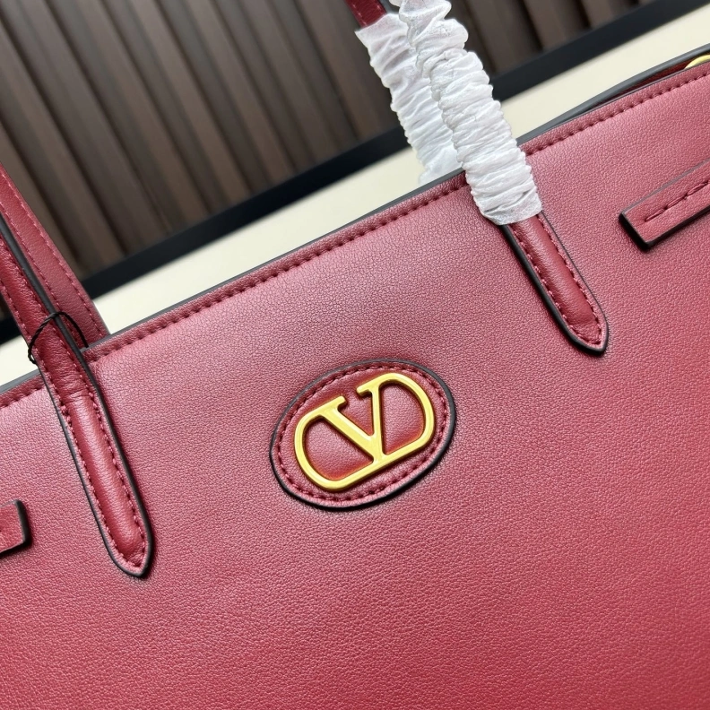 AllSeason Vxlxntino Handle Bags 77117
