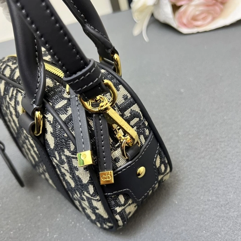 Unique Dxxr Top Handle Bags 61495