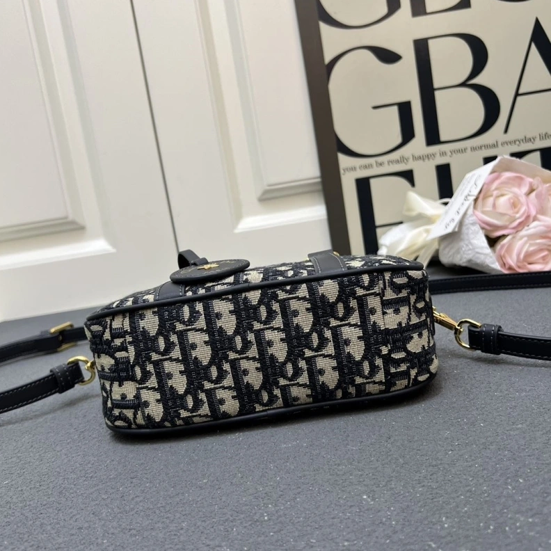 Unique Dxxr Top Handle Bags 61495