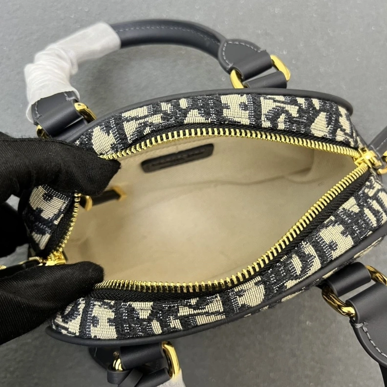 Unique Dxxr Top Handle Bags 61495