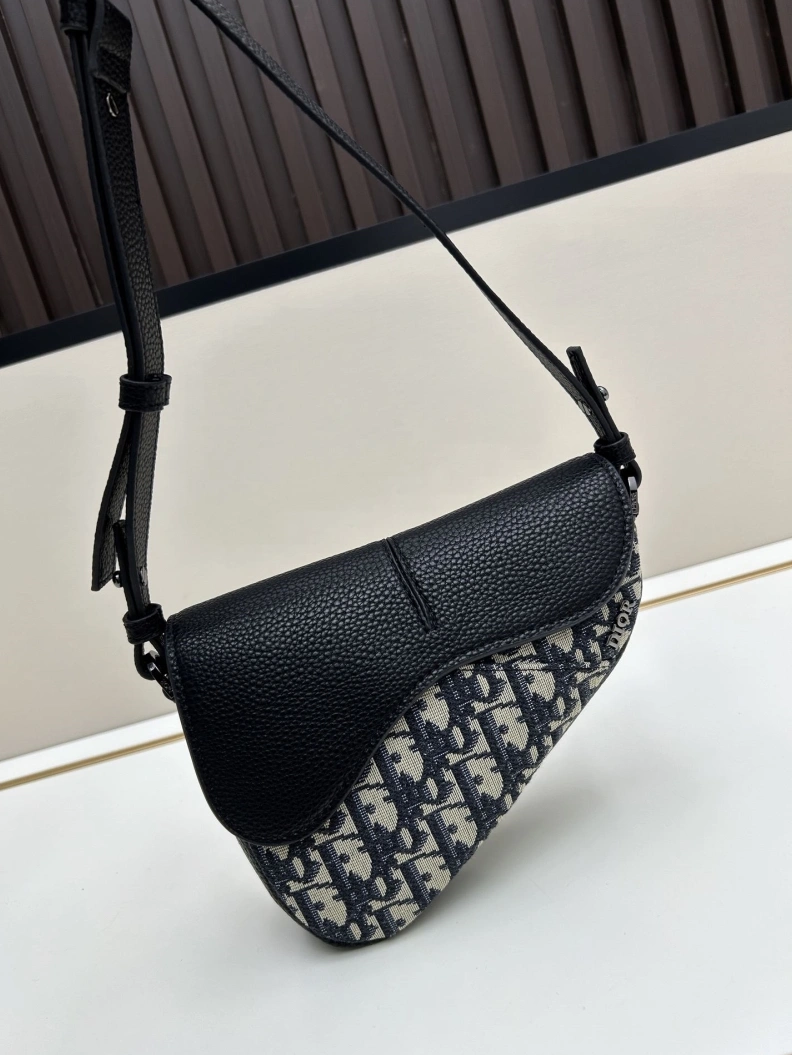 Reliable Dxxr Saddle Bags 61732