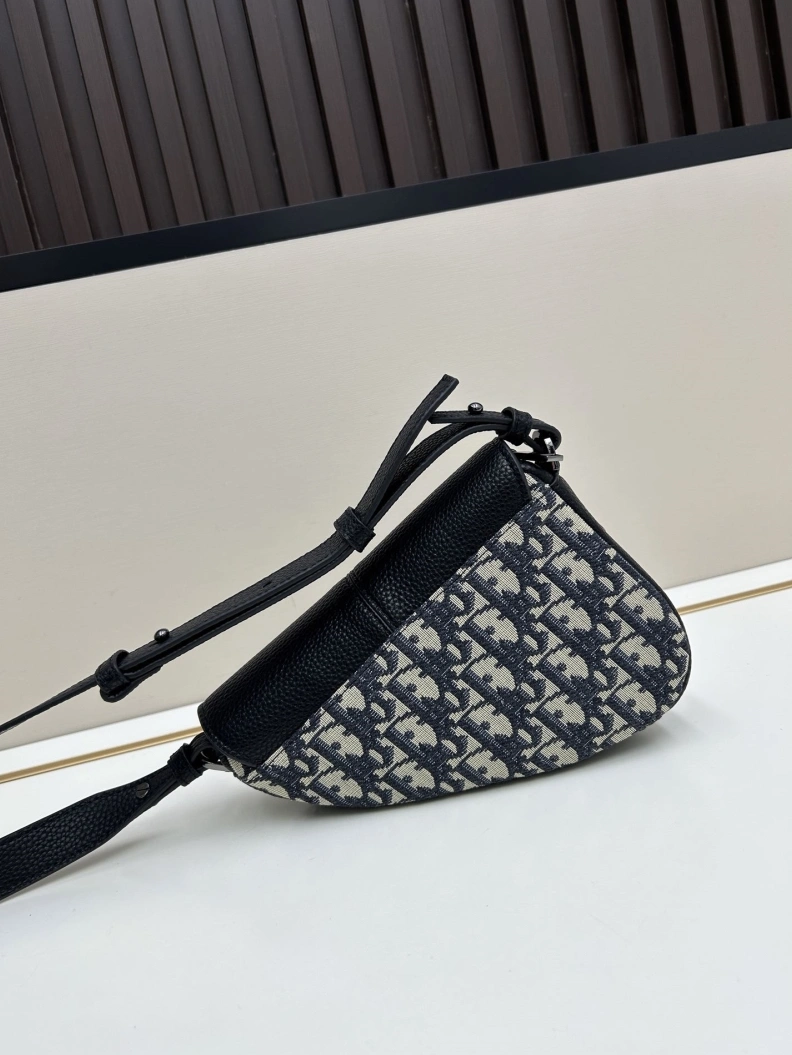 Reliable Dxxr Saddle Bags 61732