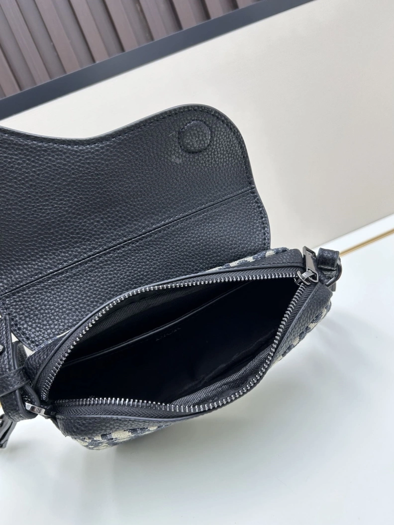 Reliable Dxxr Saddle Bags 61732