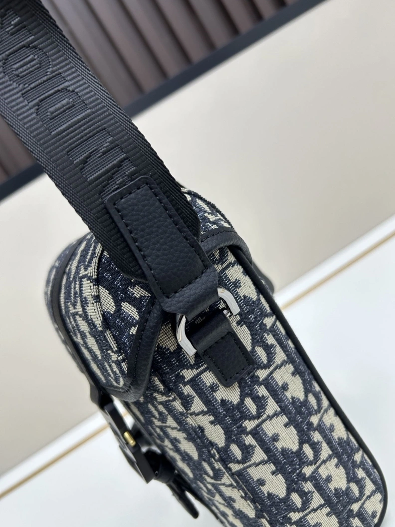 Durable Dxxr Satchel bags 61642