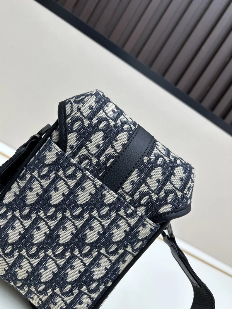Durable Dxxr Satchel bags 61642