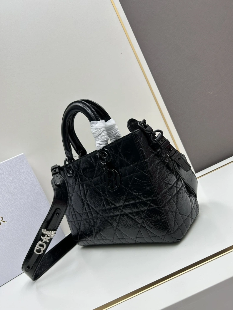 Versatile Dxxr Travel Bags 61462