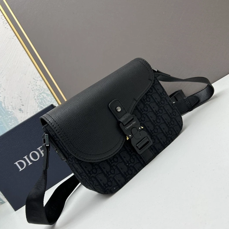 Versatile Dxxr Satchel bags 61644