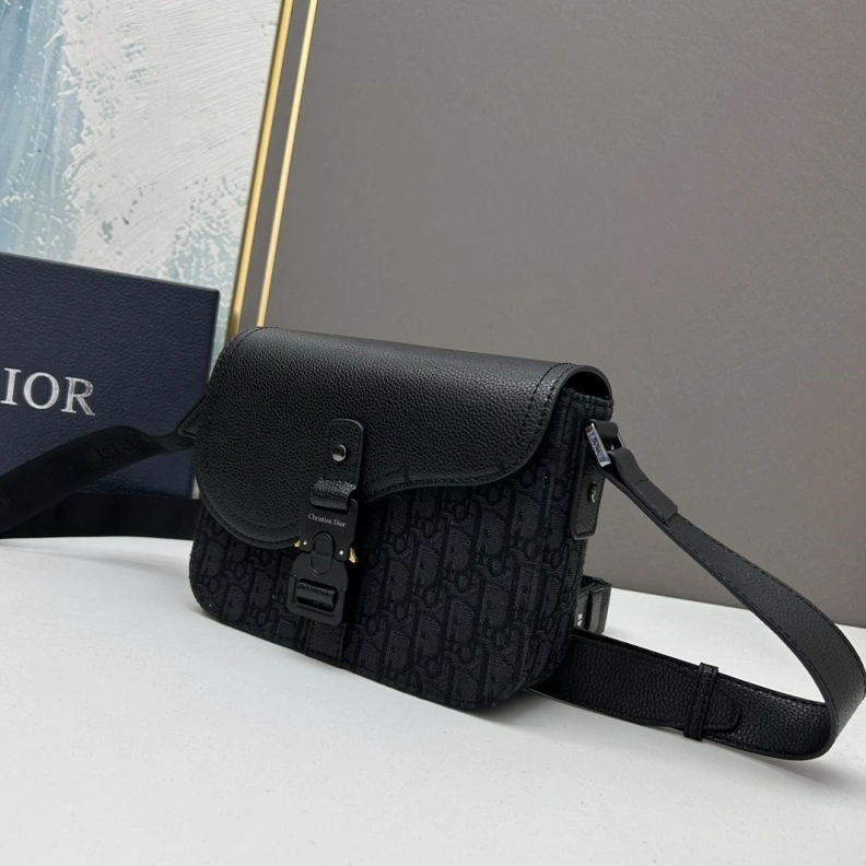 Versatile Dxxr Satchel bags 61644