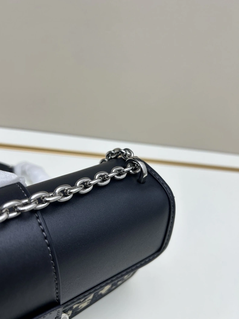 WellDesigned Dxxr Satchel bags 61621