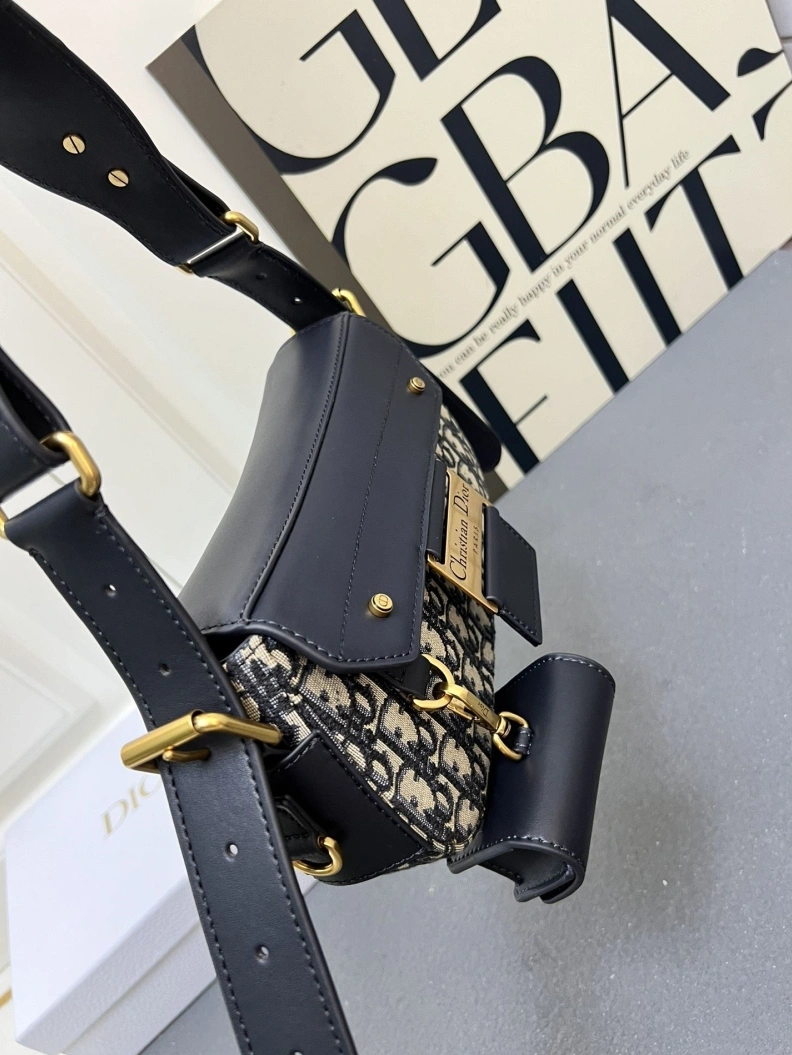 Cozy Dxxr Satchel bags 61639