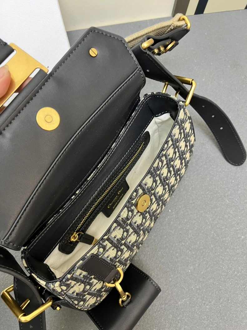 Cozy Dxxr Satchel bags 61639
