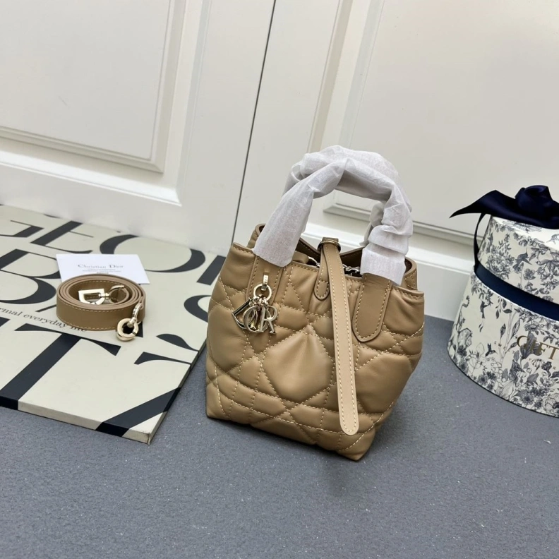 Soft Dxxr Shopping Bags 61551