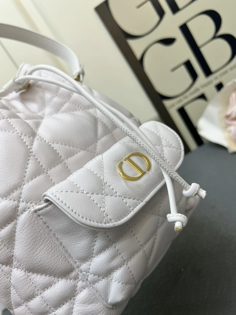 Bright Dxxr Bucket Bags 61784
