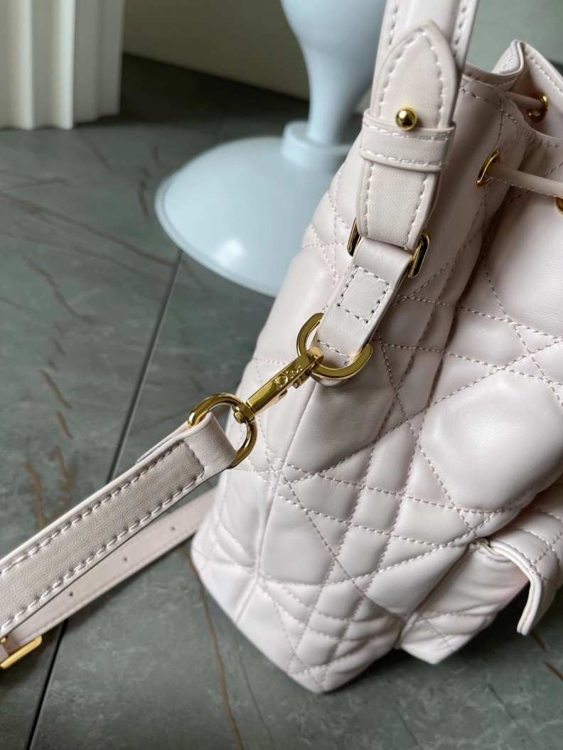 Comfortable Dxxr Bucket Bags 61791