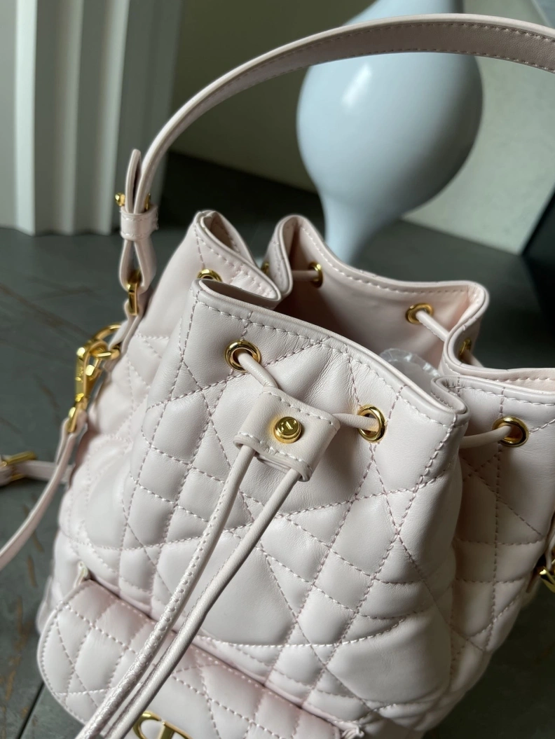 Comfortable Dxxr Bucket Bags 61791