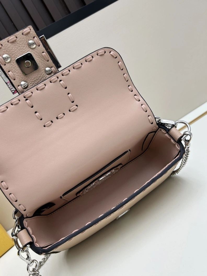 Fxndx Baguette Bags Bold 70000