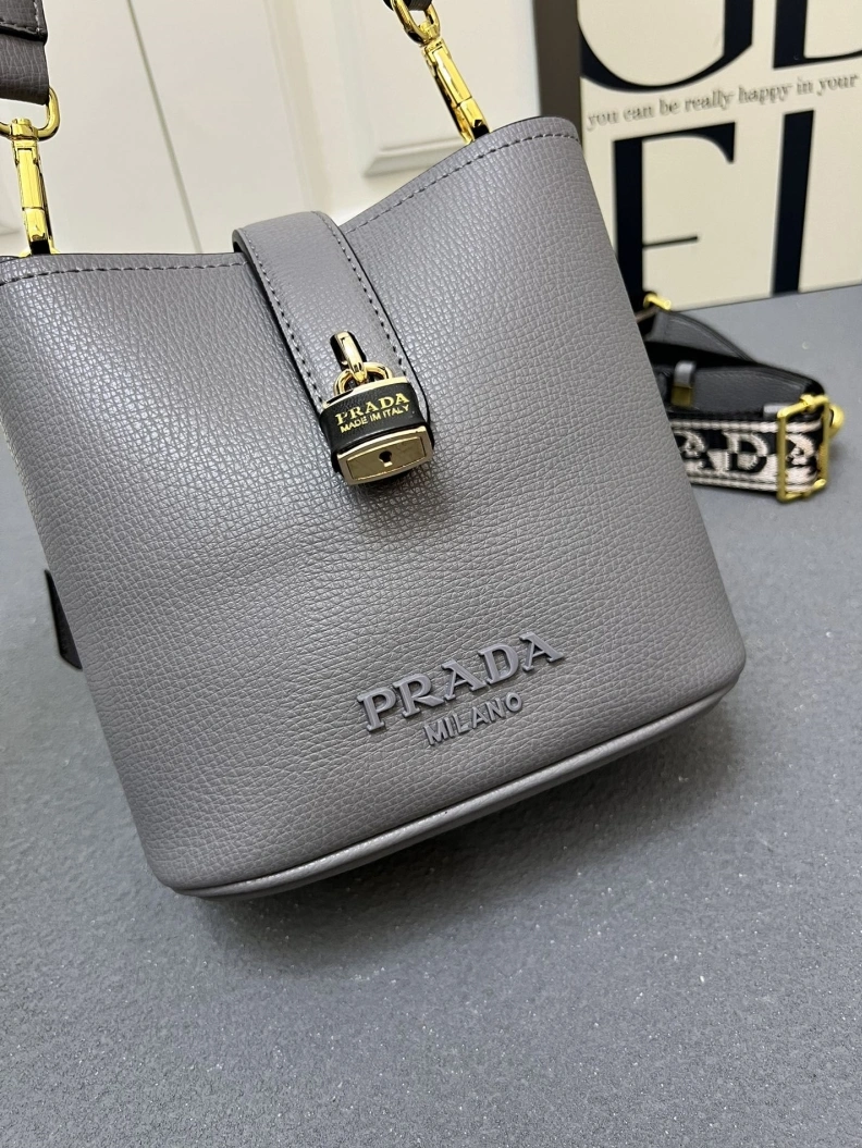 HighQuality Prxdx Top Handle Bags 58049