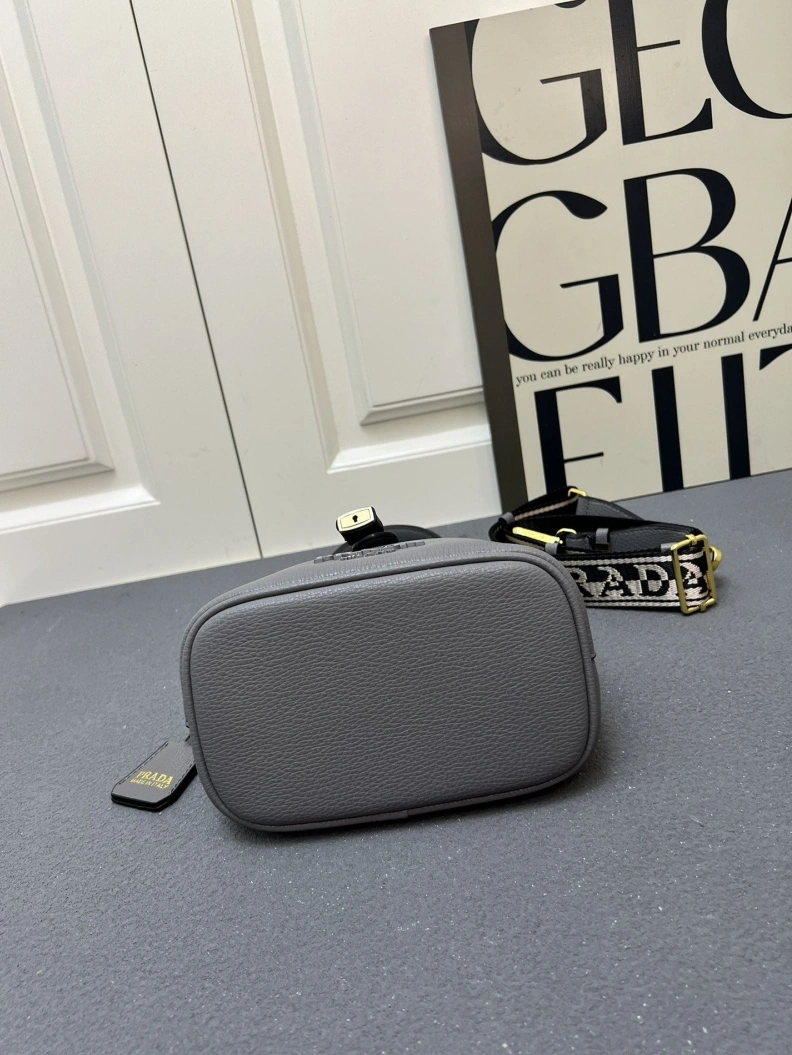 HighQuality Prxdx Top Handle Bags 58049
