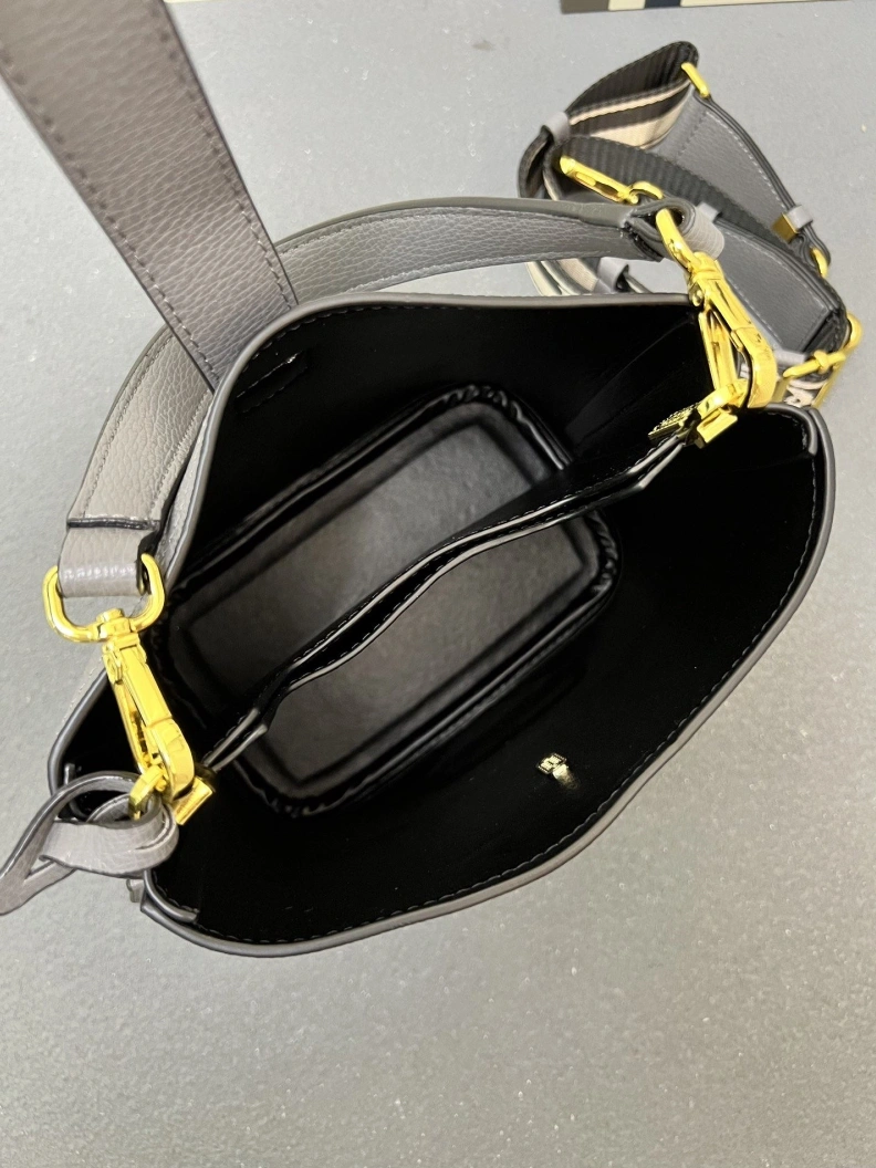 HighQuality Prxdx Top Handle Bags 58049
