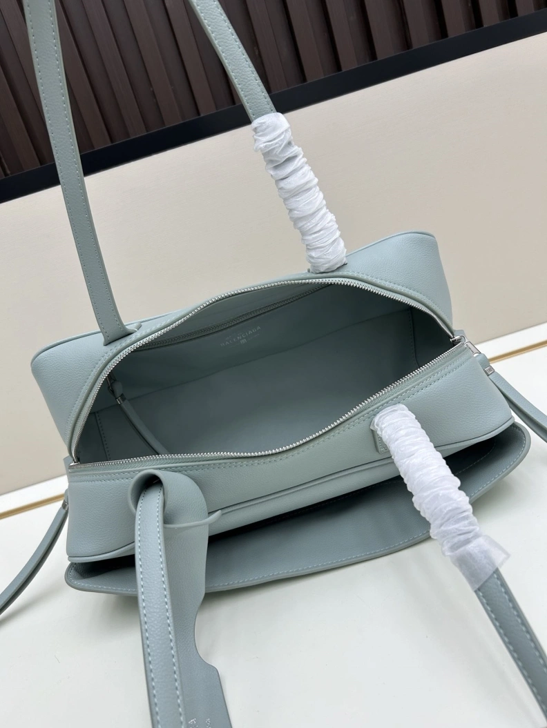 Flexible Bxlxnciaga Top Handle Bags 78614