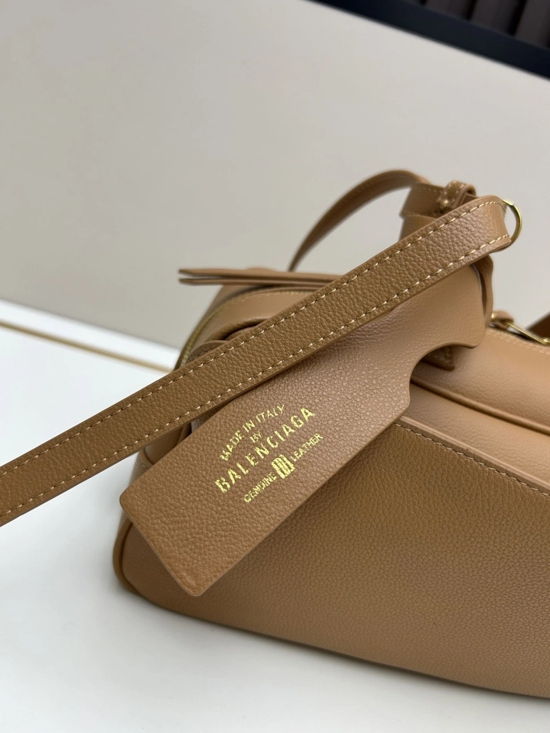 Resilient Bxlxnciaga Top Handle Bags 78594