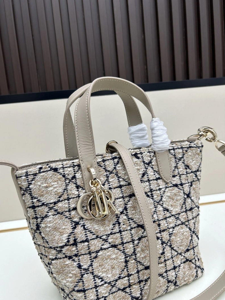 Trendsetting Dxxr Shopping Bags 61543