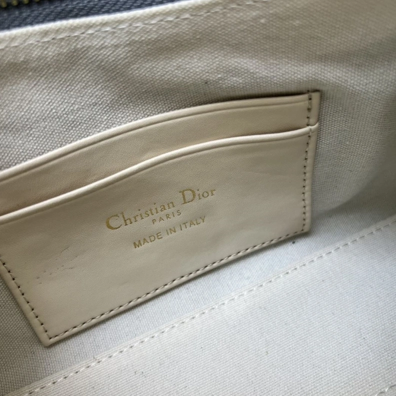 Modern Dxxr Top Handle Bags 61447