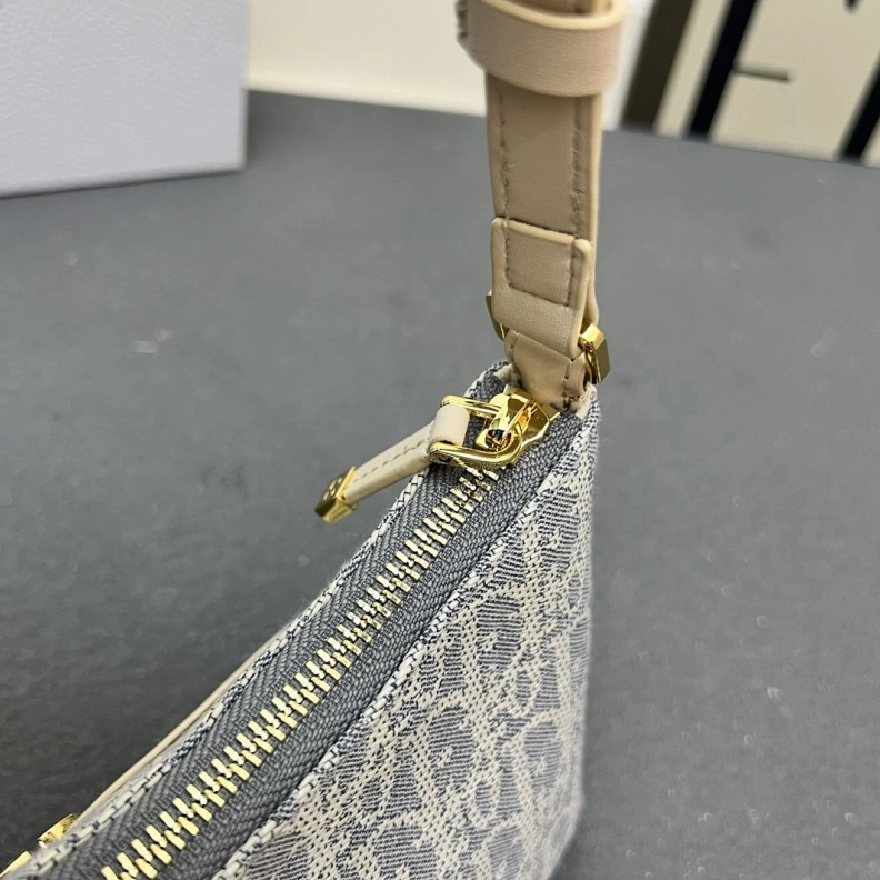 Modern Dxxr Top Handle Bags 61447