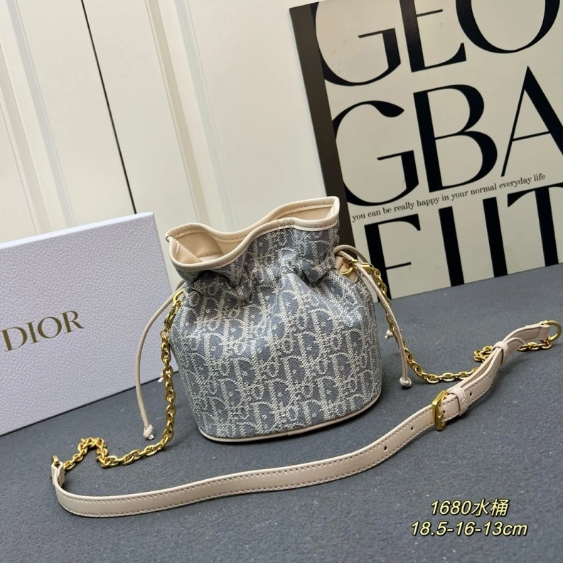 Classic Dxxr Bucket Bags 61801