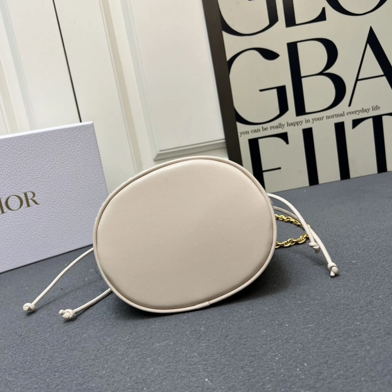 Classic Dxxr Bucket Bags 61801