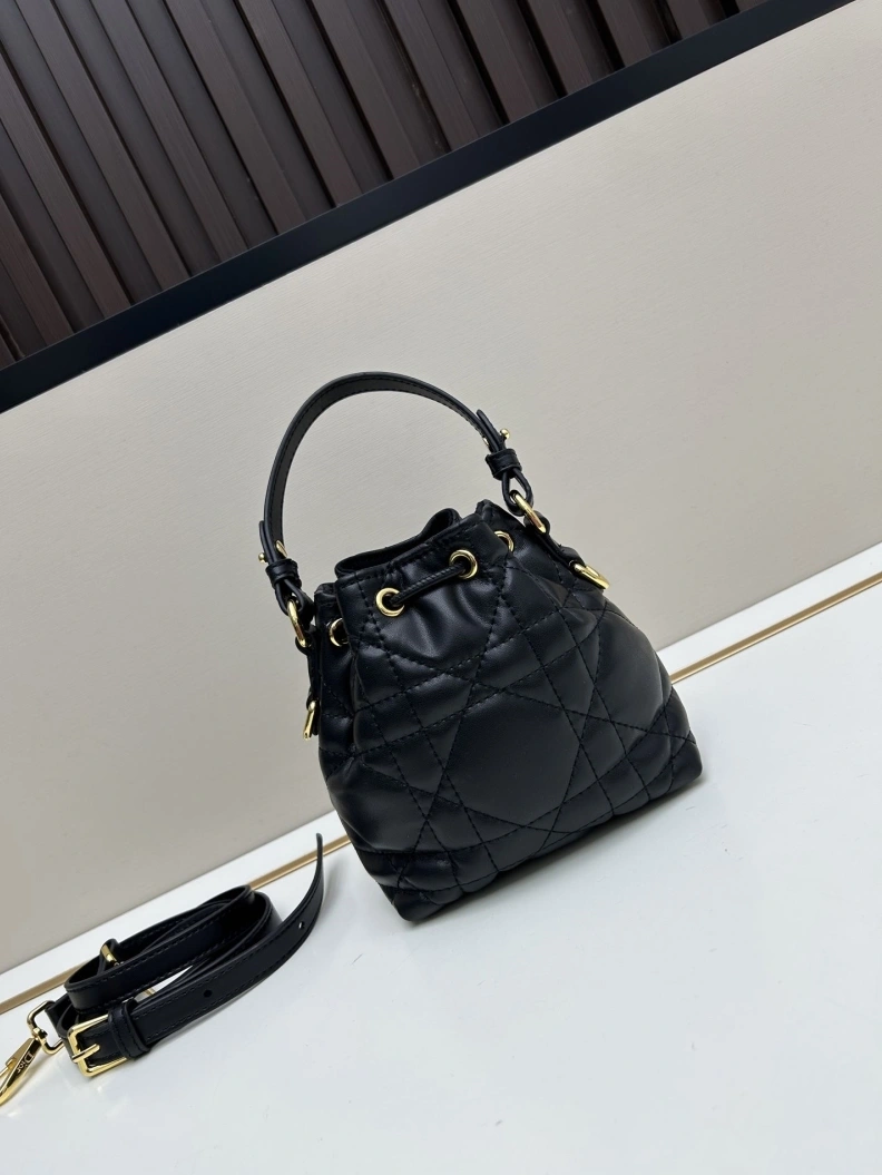 Reliable Dxxr Bucket Bags 61781