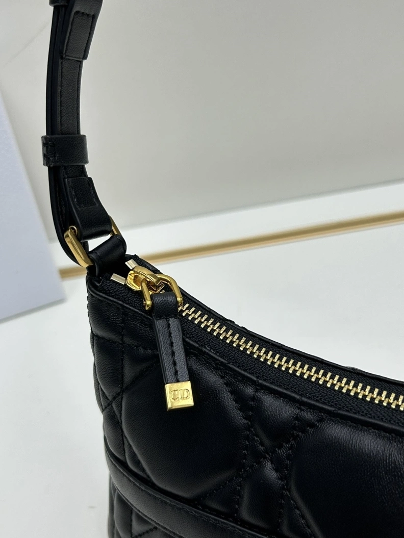 Dxxr Top Handle Bags Timeless 61453