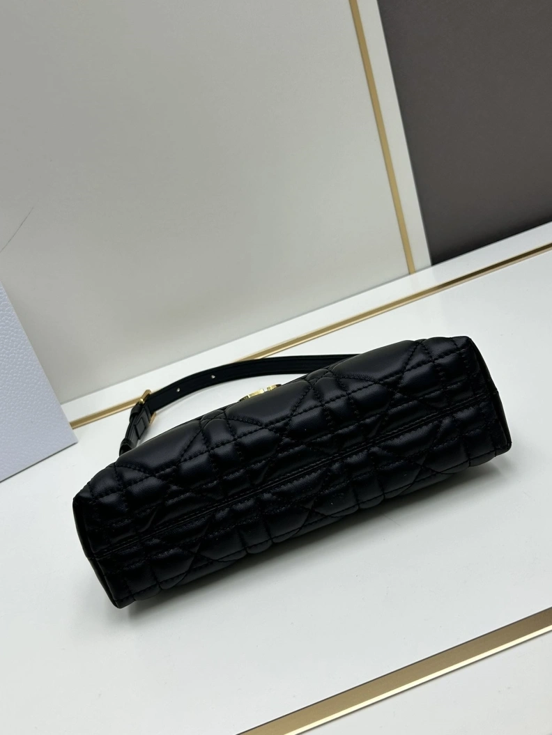 Dxxr Top Handle Bags Timeless 61453