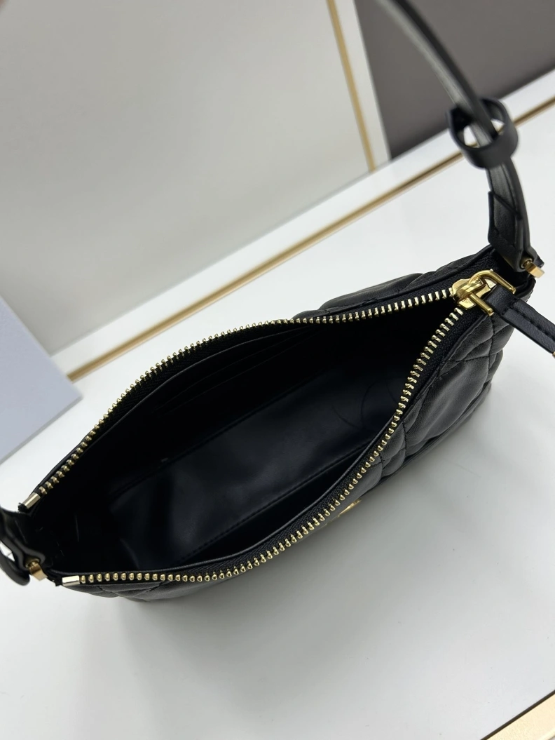Dxxr Top Handle Bags Timeless 61453