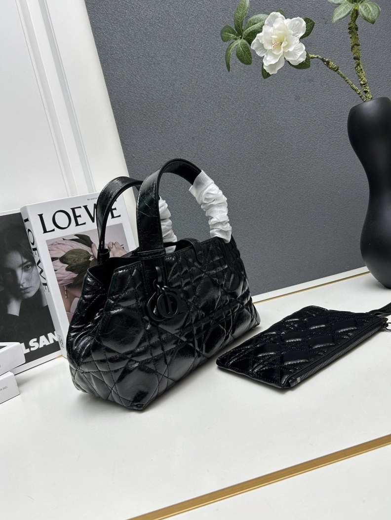 Vibrant Dxxr Travel Bags 61441