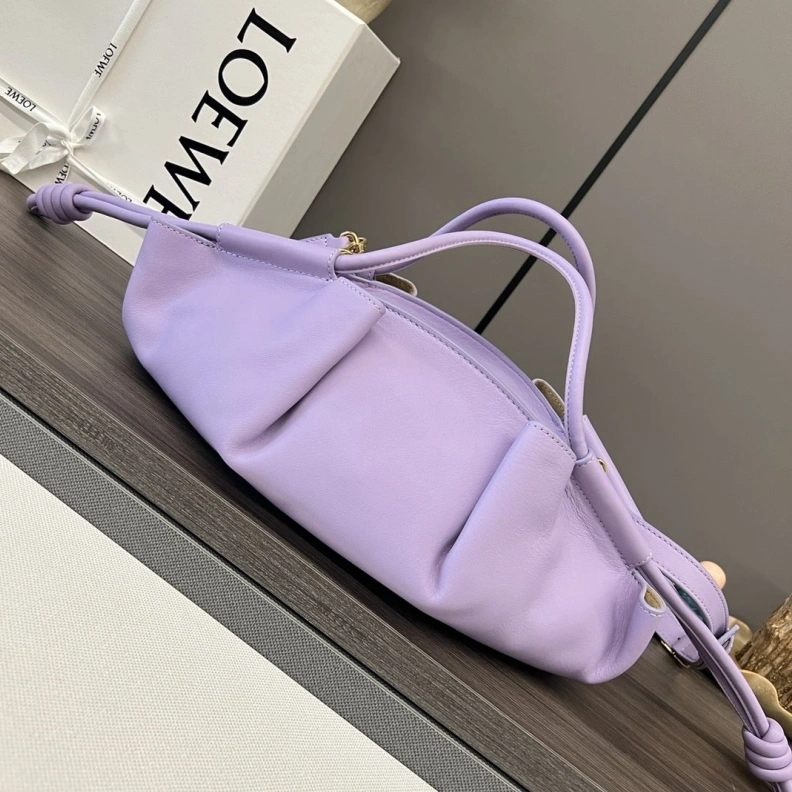 Refined Lxxwe Handle Bags 81842