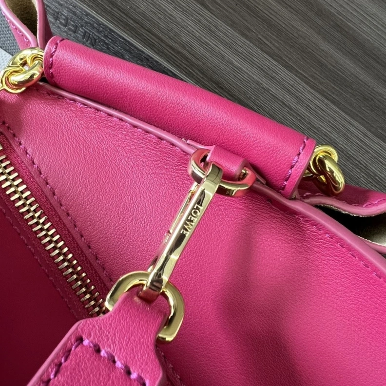 Bold Lxxwe Handle Bags 81844