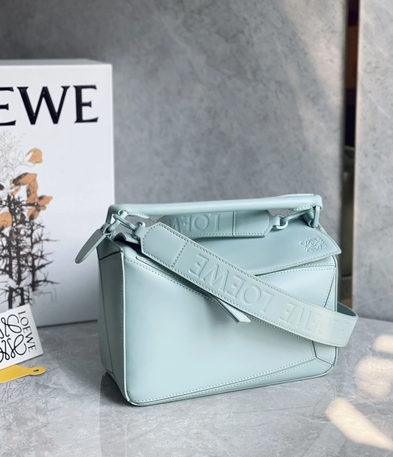 Bold Lxxwe Handle Bags 81825
