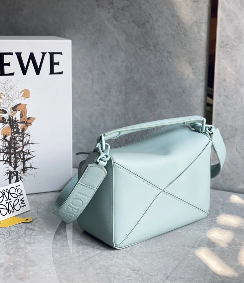 Bold Lxxwe Handle Bags 81825