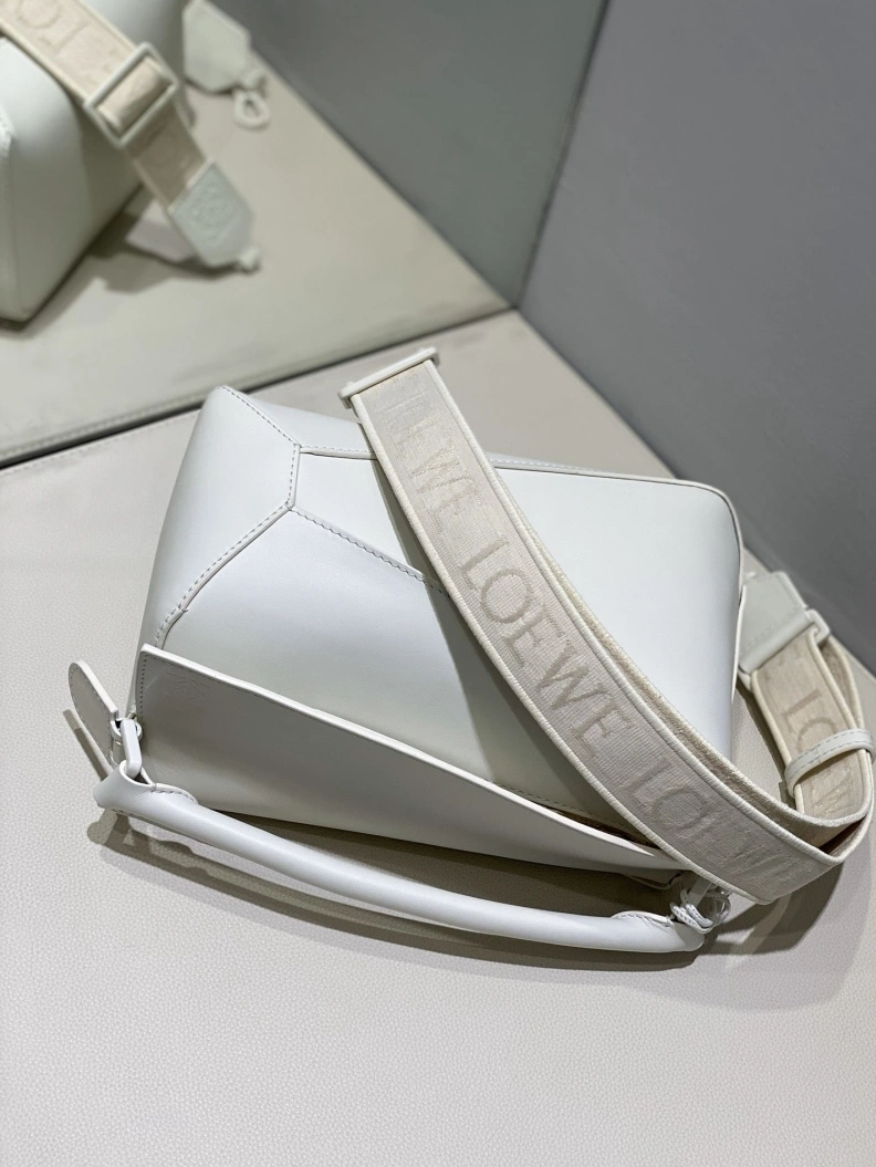 DailyWear Lxxwe Handle Bags 81750